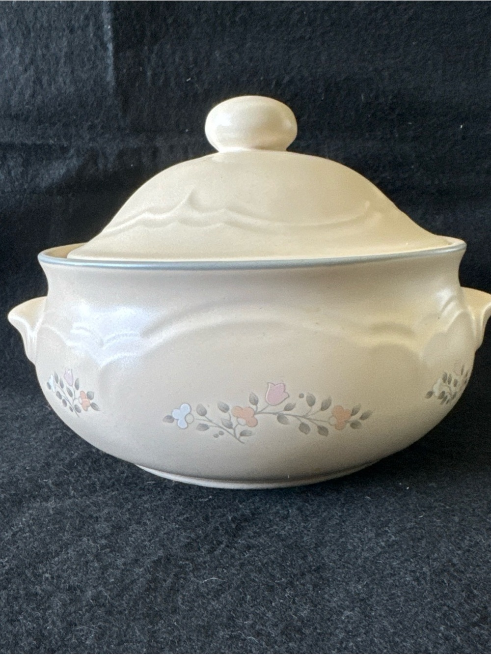 Vintage Pfaltzgraff Remembrance Casserole 2 QT Dish W/ Lid Stoneware Serve ware